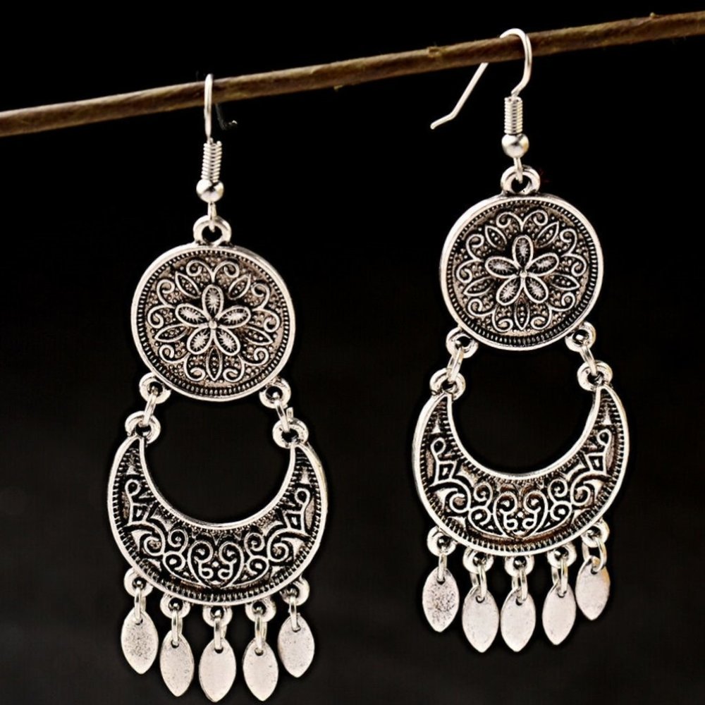 Gypsy Style Earrings 3" Drop Silver & Black Embossed Ethnic NOC NWT Mint MM427